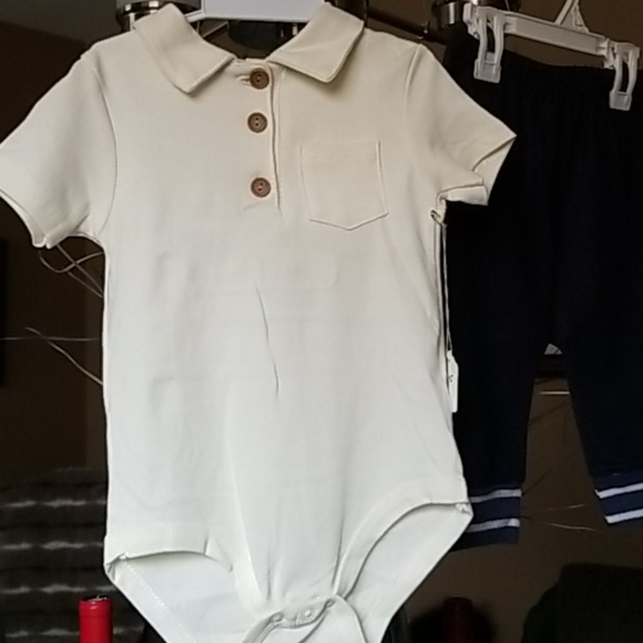 Short Sleeve Bodysuit with a Matching Pants - Picture 5 of 5